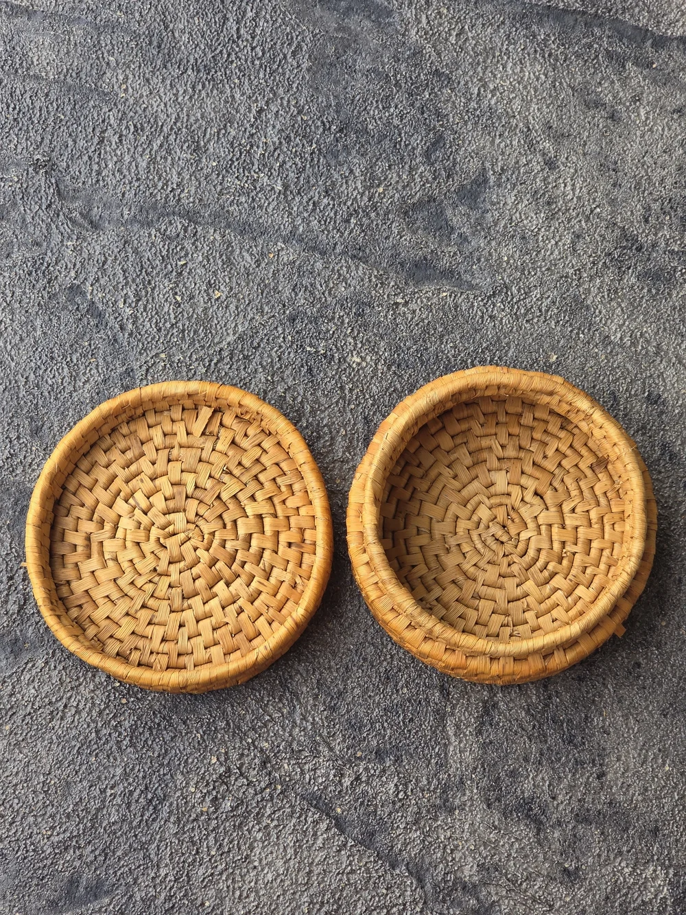 Vintage Natural Tan Woven Rattan Round Storage Basket with Lid